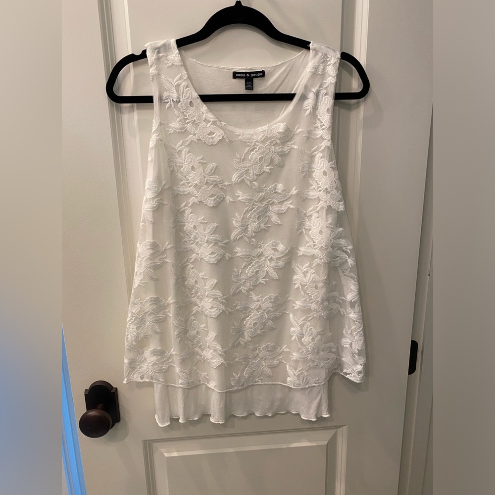 Cable & Gauge White Lacy Embroidered Top